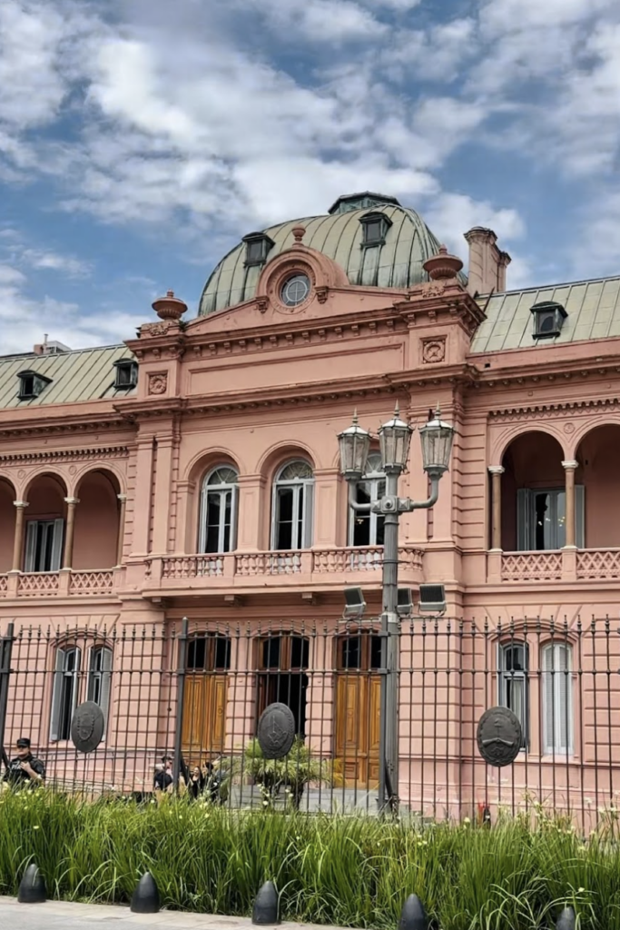 Casa Rosada is the iconic government building located in the Plaza de Mayo. 