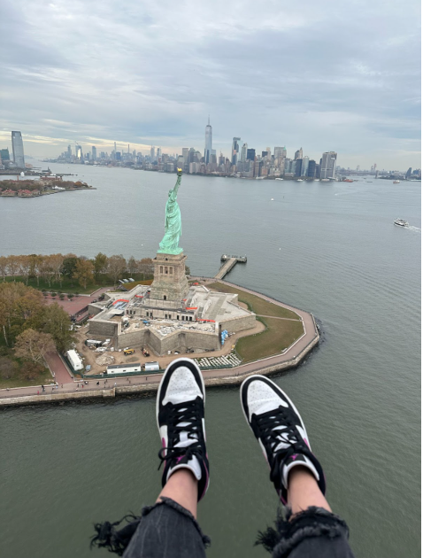 helicopter ride over the statue of liberty in new york city 